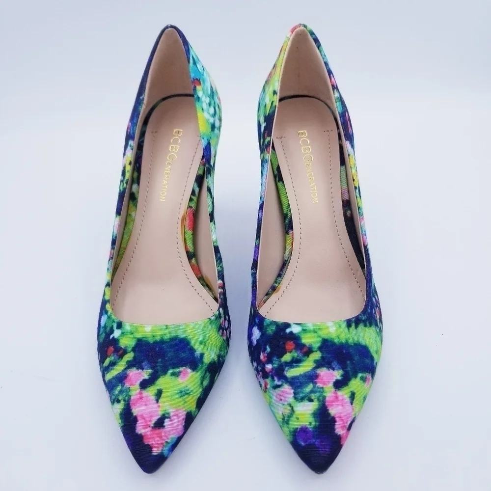 BCBGeneration Gaminkha Watercolor Pump Heels, size 6